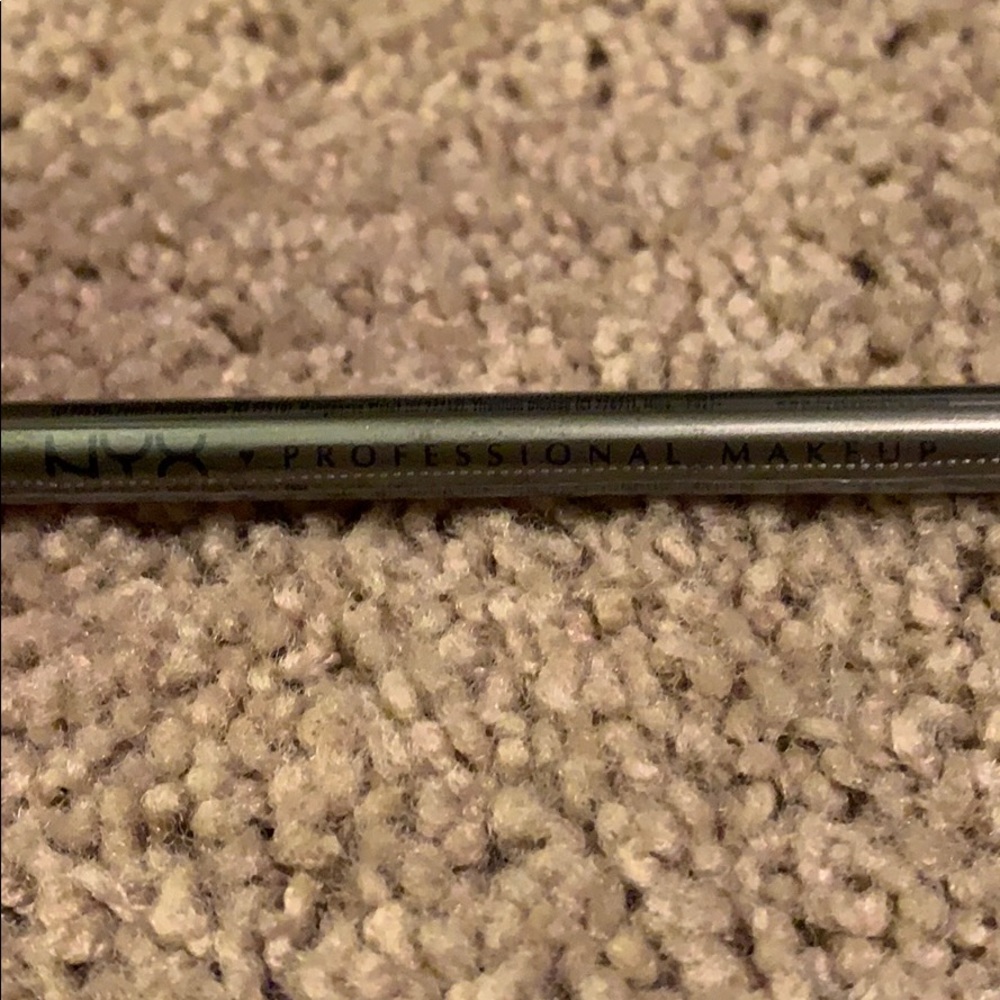 NYX professional eyeliner SL05 golden olive